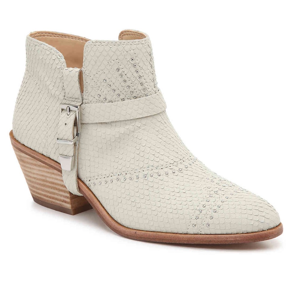 Vince Camuto Dorintina Bootie size 6